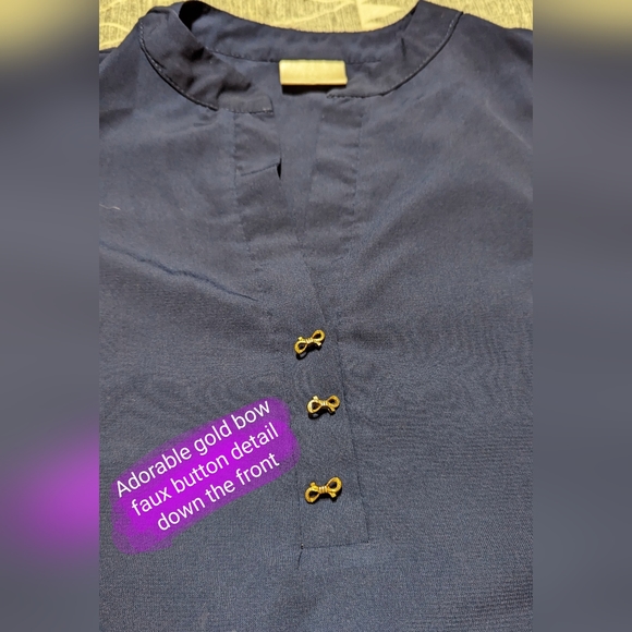 🎉 Vintage, fits like a small, tank blouse, comfy and flowy material in navy - Picture 5 of 9